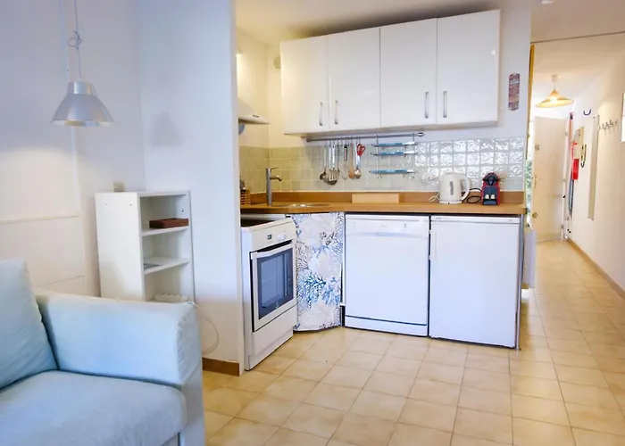 Διαμέρισμα With Terrace And Pool *