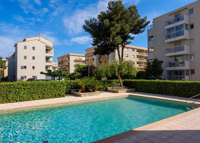 Διαμέρισμα With Terrace And Pool *