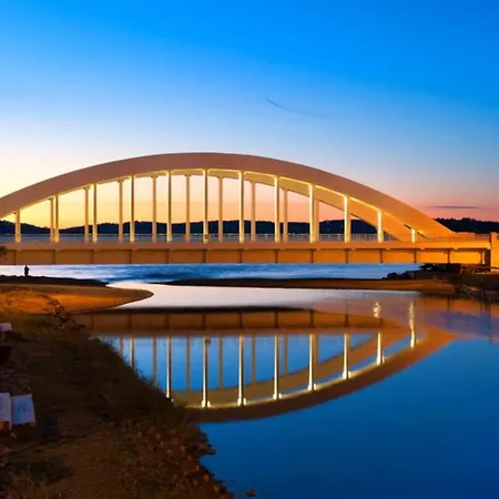 With Terrace And Pool Apartament Sainte-Maxime