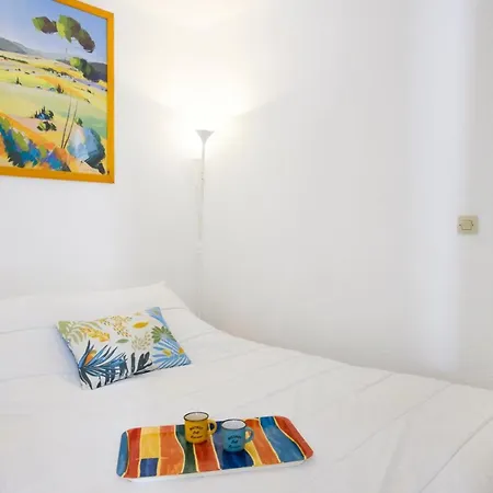 With Terrace And Pool Apartament Sainte-Maxime